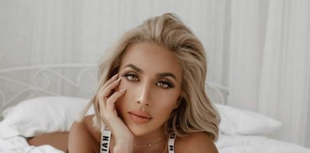 فيديو مودل روز بدون حمالة صدر ومتابعوها يحذرونها